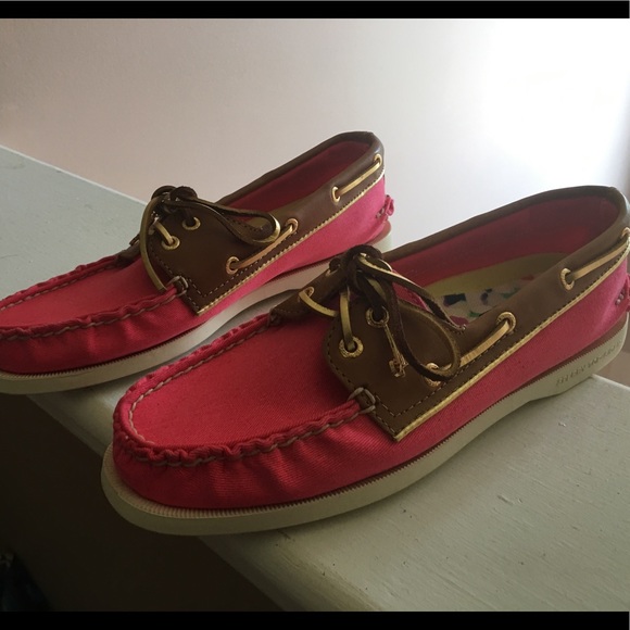 Sperry Shoes - Like new Pink Sperry’s size 8